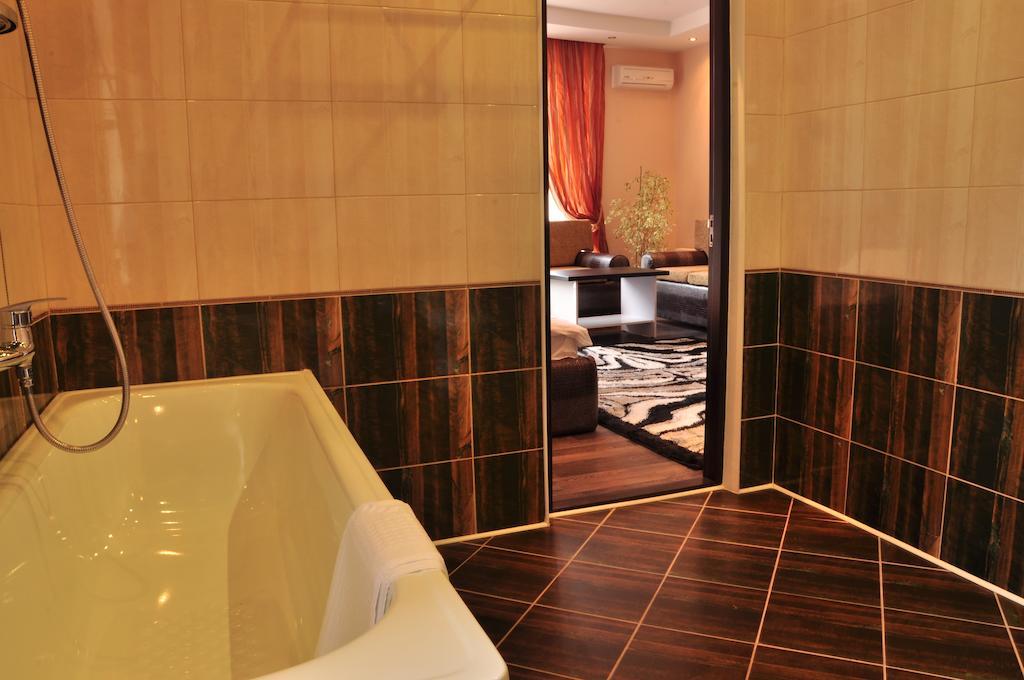 Imperial Hotel Kiszyniów Zewnętrze zdjęcie